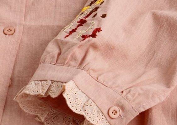 Sleeve designs are an important part of fashion, and they can make or break an outfit. There are a variety of sleeve designs available, from the classic full-length sleeve to the modern cap sleeve. Depending on the style of the garment, the sleeve can be an integral part of the design.