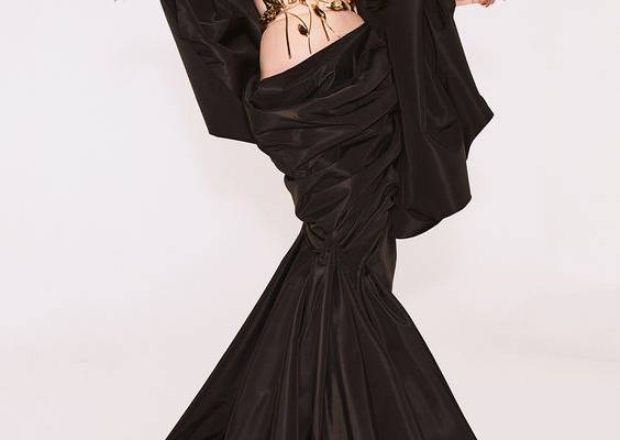 Schiaparelli Spring 2021 Couture Collection I DreaminLace.com