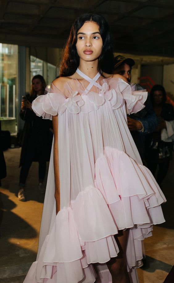 The Best Behind-the-Scenes Photos from Paris Fashion Week Spring 2018