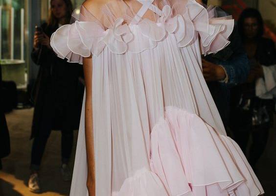 The Best Behind-the-Scenes Photos from Paris Fashion Week Spring 2018