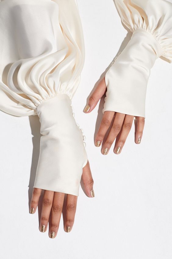 Nail Polish That Looks Best Under Winter Sweaters