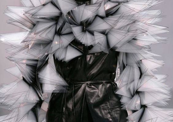 Capriole-Iris-Van-Herpen-23