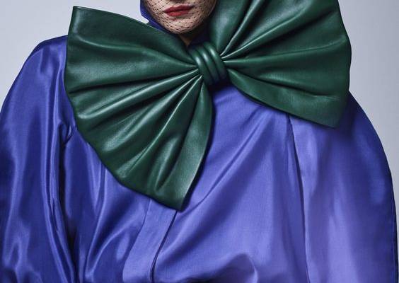 The vintage team Byronesque has joined forces with the Farfetch e-shop to launch an exclusive capsule collection, Together with the British designer Gareth Pugh, they are paying tribute to the work of Claude Montana, the fashion designer and loyal member of the legendary club Le Palace.