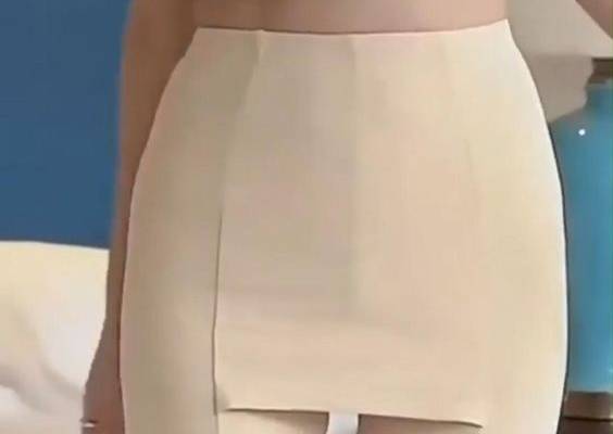 其中包括：▶ Double-layer Front Crotch
Double-layer front crotch design blocks out embarrassing lines so that you always keep elegant. They are short and will not affect the look of your favorite skirts/dresses, and they do not roll up like others shorts.