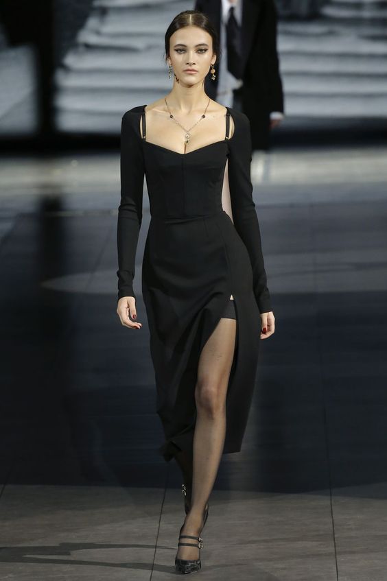 Fendi kicks off Milan Fashion Week with a physical show