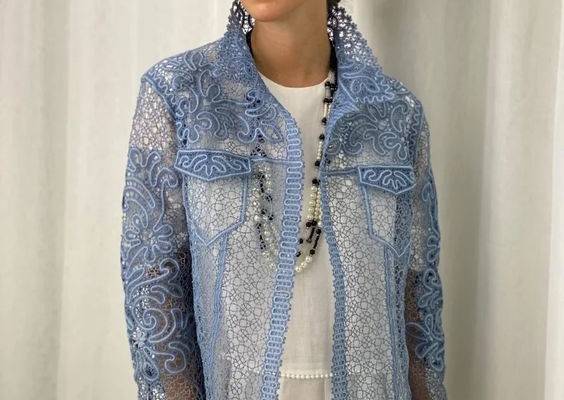 Может ли современная женщина носить вологодское кружево и не выглядеть старомодно