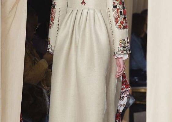 Когда грустно- смотрим на эту роскошную вышивку ведущих кутюрье мира, и жизнь становится ярче!