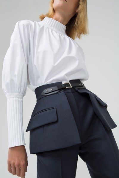 Dice Kayek Pre-Fall 2018 Fashion Show