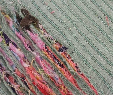 Learn how to create a fabulous sample or product using the seductive technique of FABRIC SLASHING. Quick and easy clear instructions with pictures...