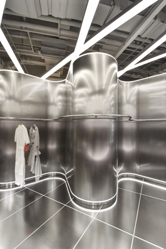 Gallery of TGY Multi-Brand Fashion and Event Store / RAMOPRIMO  – 6