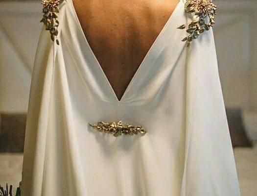 20 Glorious Wedding Dresses with Capes – Stillwhite Blog