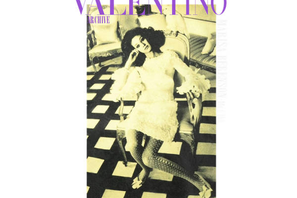 经典黑白风格裁片印花服装 展现复古时尚魅力