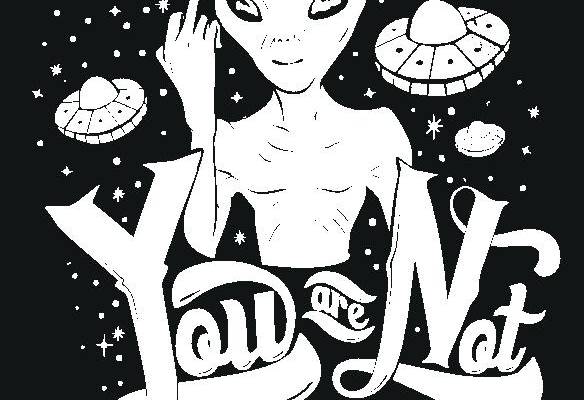 独特外星主题裁片印花服装,探索宇宙的时尚之旅