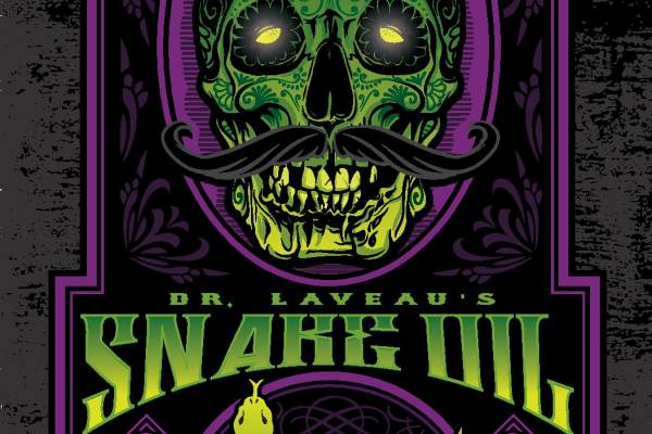 独特蛇油裁片印花服装:神秘与复古风格的完美结合