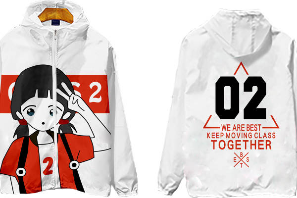 时尚个性卡通裁片印花服装，展现独特校园风格