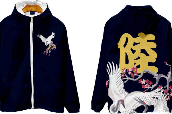 深蓝色传统风格裁片印花服装，展现东方美学