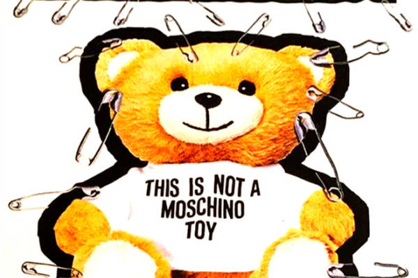 创意裁片印花服装：趣味泰迪熊图案T恤设计