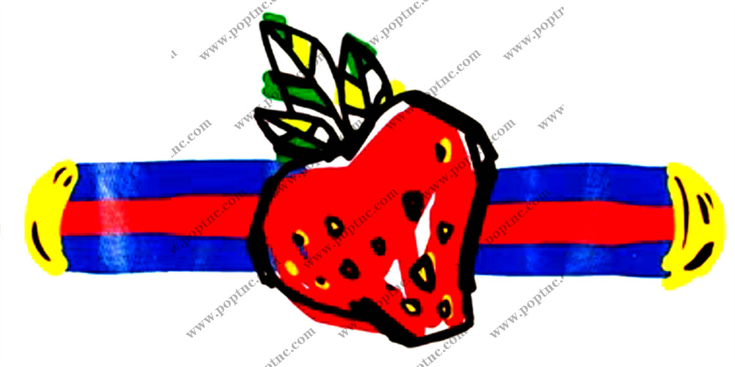 创意草莓裁片印花服装,活泼可爱风格,适合春夏季节