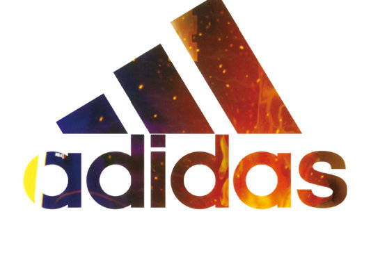 探索时尚边界：阿迪达斯裁片印花服装印花设计