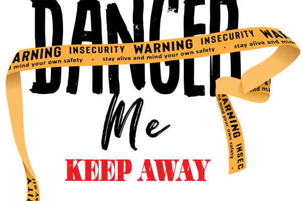 时尚前卫的裁片印花服装:警示带风格印花T恤