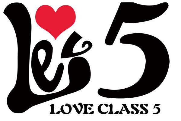 创意心形裁片印花服装,展现个性与爱的时尚选择