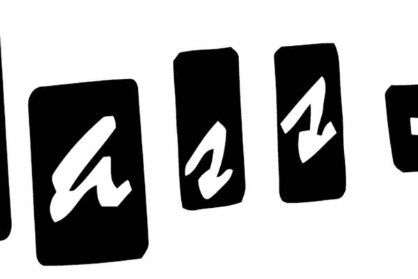 经典黑色字母裁片印花服装，打造时尚街头风格