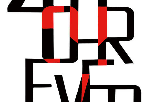 现代风格裁片印花服装:4ever黑白红设计