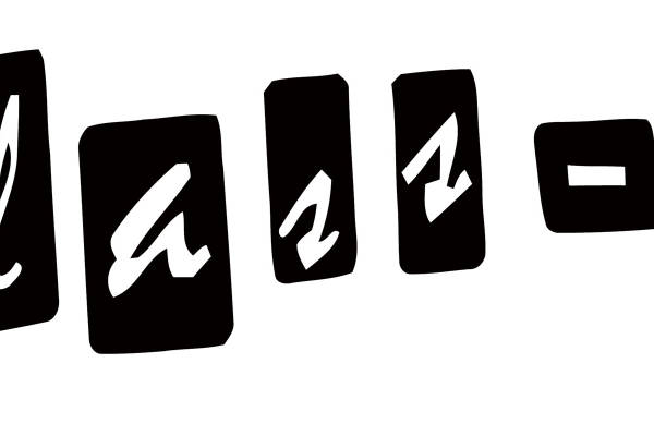 经典黑白字母裁片印花服装，打造时尚街头风格