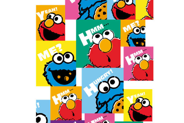 创意卡通裁片印花服装，趣味表情与流行语结合的时尚设计