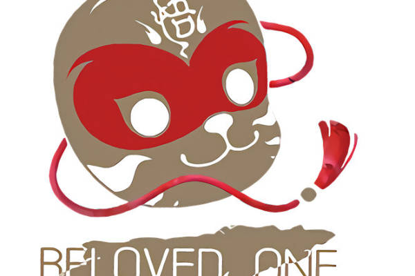 创意红色面具裁片印花服装，展现个性与爱的时尚风格