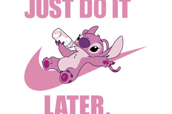 可爱卡通裁片印花服装，轻松慵懒风格，适合日常休闲穿着