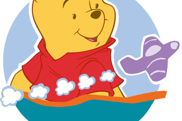 经典卡通裁片印花服装：小熊维尼可爱风格设计