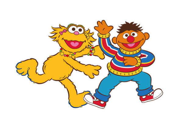 经典卡通角色裁片印花服装，趣味活泼的时尚选择