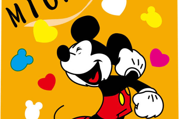 经典米奇裁片印花服装，打造时尚童趣风格