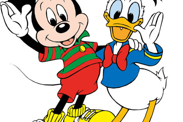 经典卡通裁片印花服装：米奇与唐老鸭的欢乐时光
