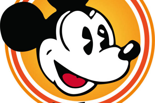 经典米奇裁片印花服装：时尚与童趣的完美结合