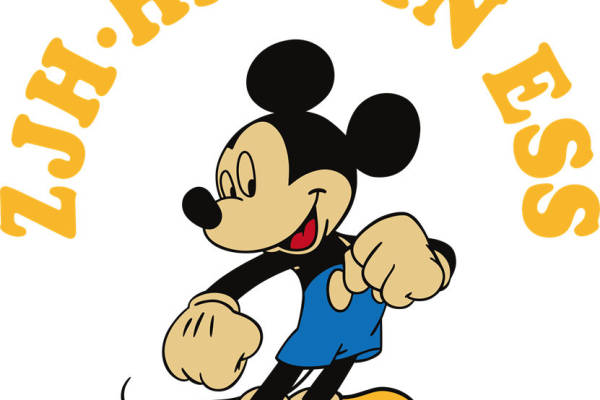 经典米奇裁片印花服装，打造活力四射的时尚风格