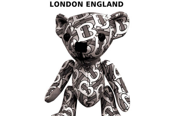 Burberry伦敦风格裁片印花服装:经典与时尚的完美结合