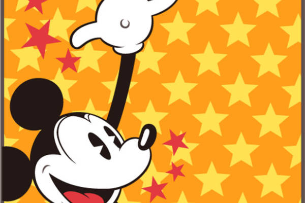 探索经典卡通裁片印花服装：米奇与星星的奇妙组合