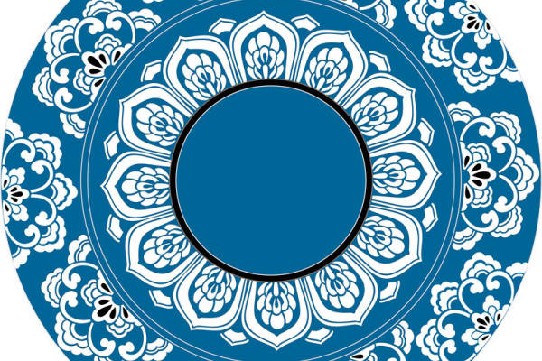 典雅蓝色花纹裁片印花服装，展现东方古典之美