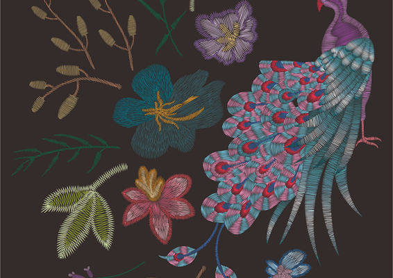 孔雀与花卉裁片印花服装:自然之美的时尚演绎