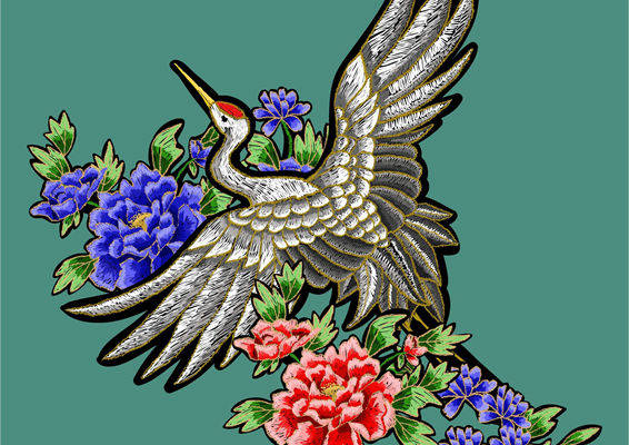 典雅仙鹤花卉裁片印花服装,展现东方韵味与自然之美