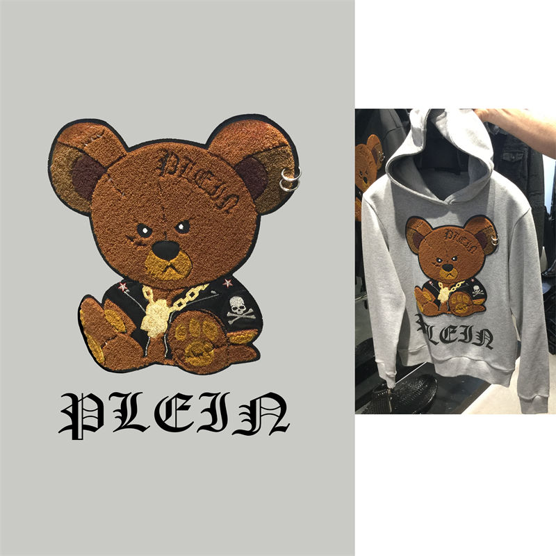 时尚街头风裁片印花服装: 个性小熊图案连帽衫