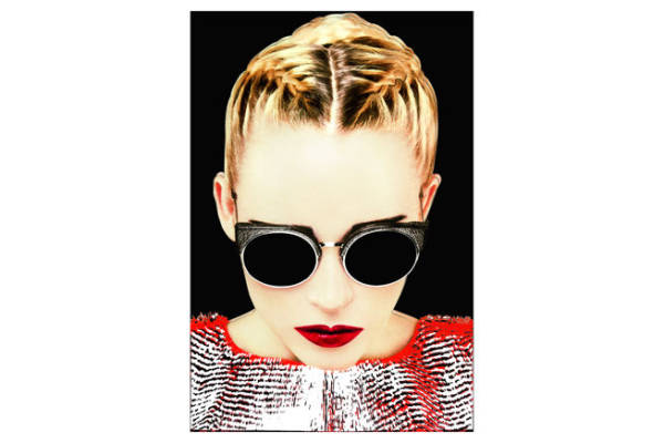 时尚前卫的面料印花服装，展现个性与魅力