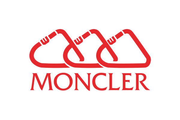 Moncler裁片印花服装：时尚与舒适的完美结合