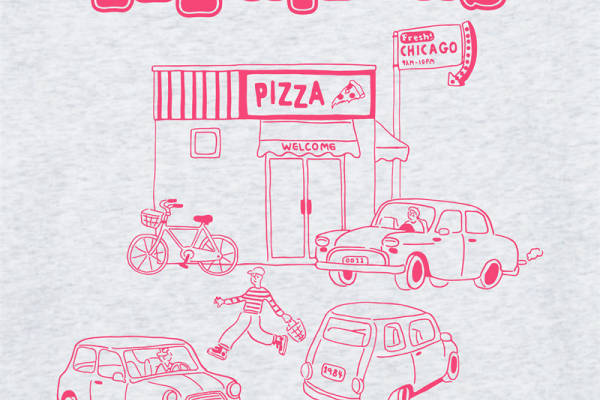 复古风情裁片印花服装:城市街头的时尚骑行