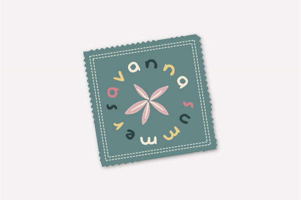 独特花卉裁片印花服装,展现自然之美与时尚魅力