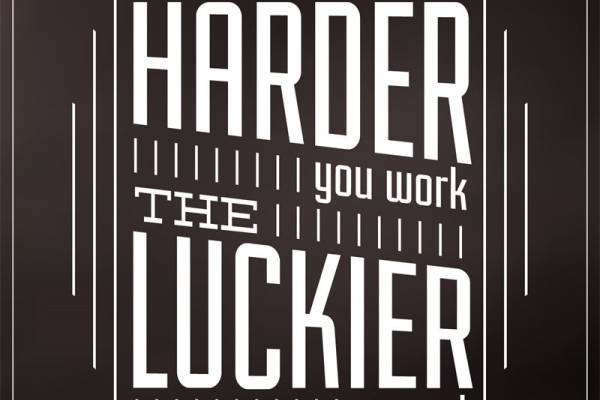 激励人心的裁片印花服装：越努力越幸运