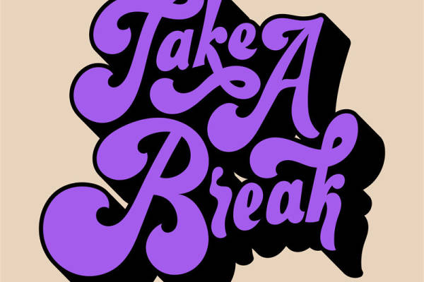 轻松一刻：紫色'Take A Break'裁片印花服装