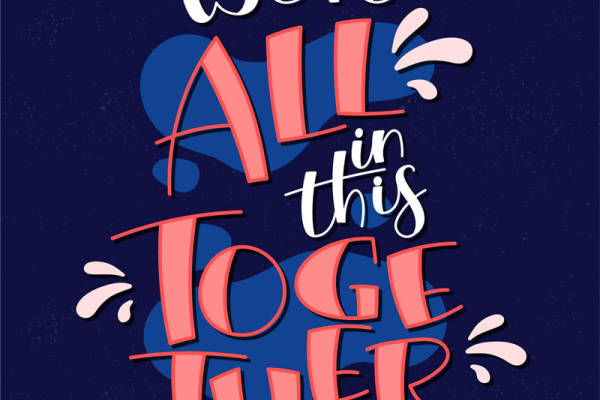 团结互助的裁片印花服装,传递温暖与力量